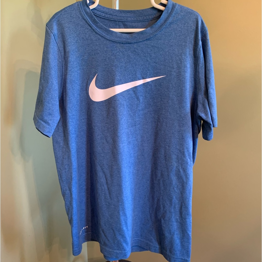 Boys nike tshirt